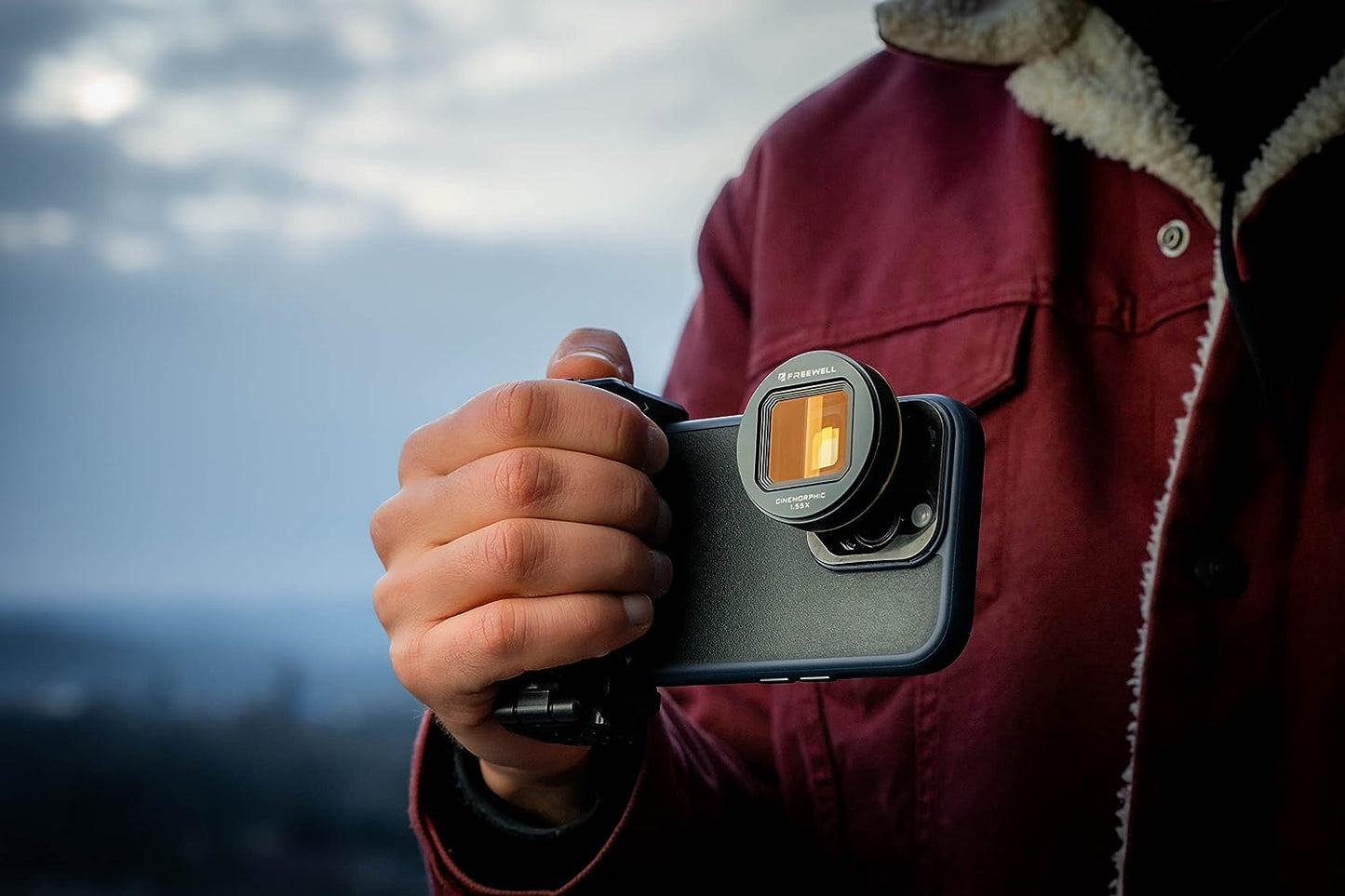 FREEWELL Sherpa Gold Cinemorphic Kit For Iphone 14 Pro And 14 Pro Max Combo