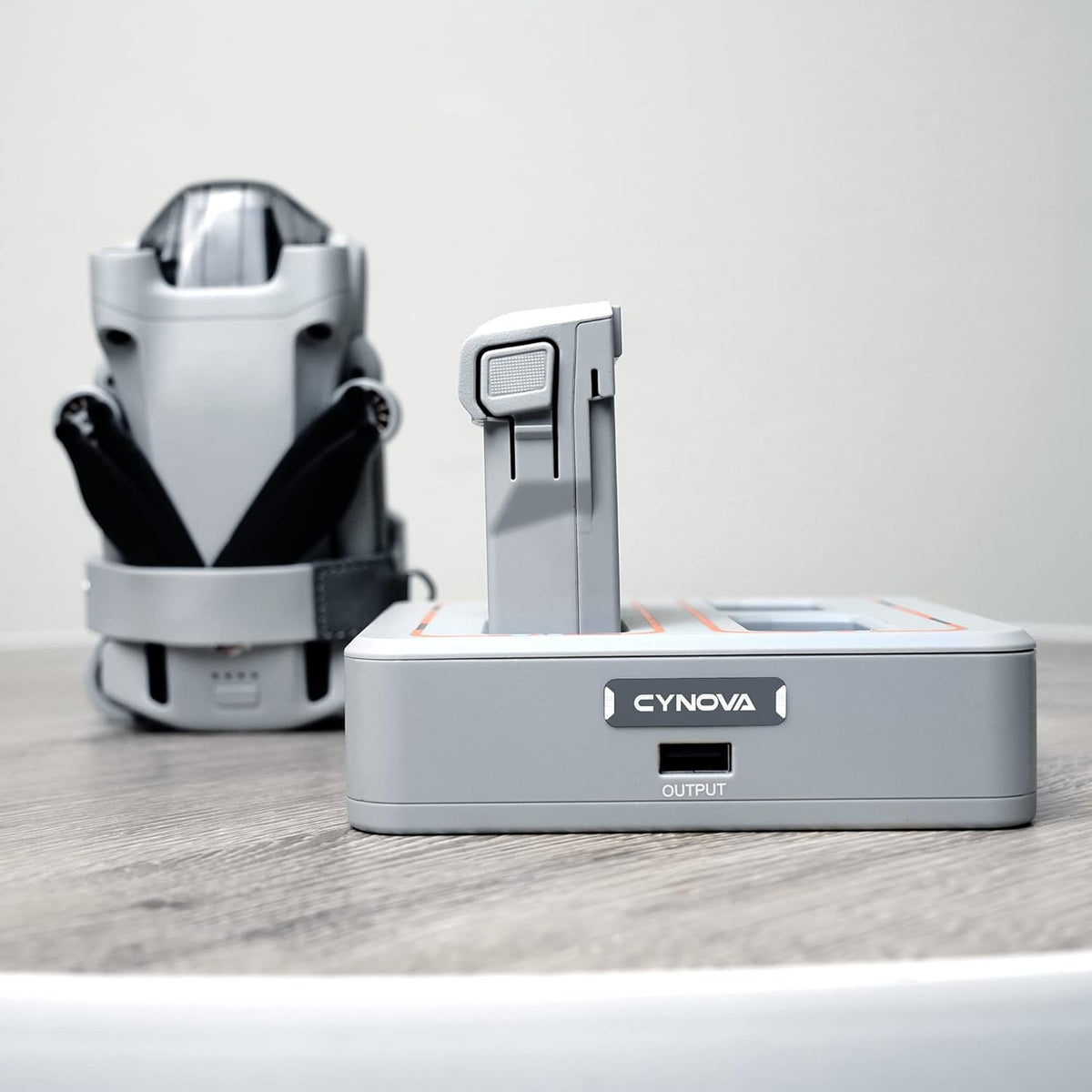 Cynova Two-Way Battery Charging Hub for DJI Mini 4 Pro and Mini 3 / 3 Pro (view 9)